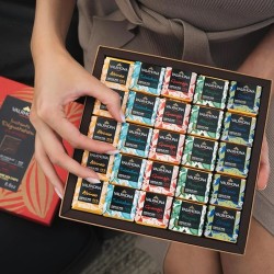 Valrhona Gift box 50 squares Dark chocolate 250g
